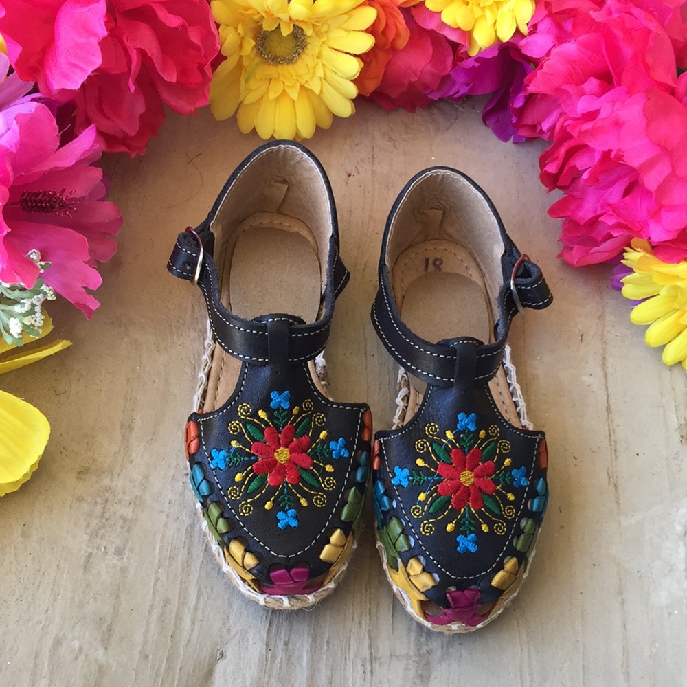 TODDLERS GIRLS LEATHER SHOES EMBROIDERED-NEW